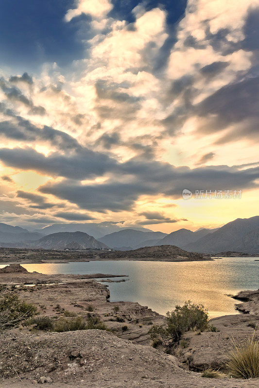 Potrerillos lake。阿根廷门多萨,